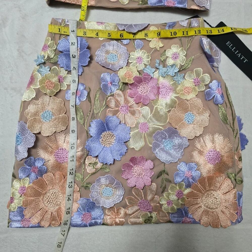 Designer Elliat 2 Piece Pastel Floral Avalynn Mini Skirt & Crop Top Set XS - Picture 8 of 11